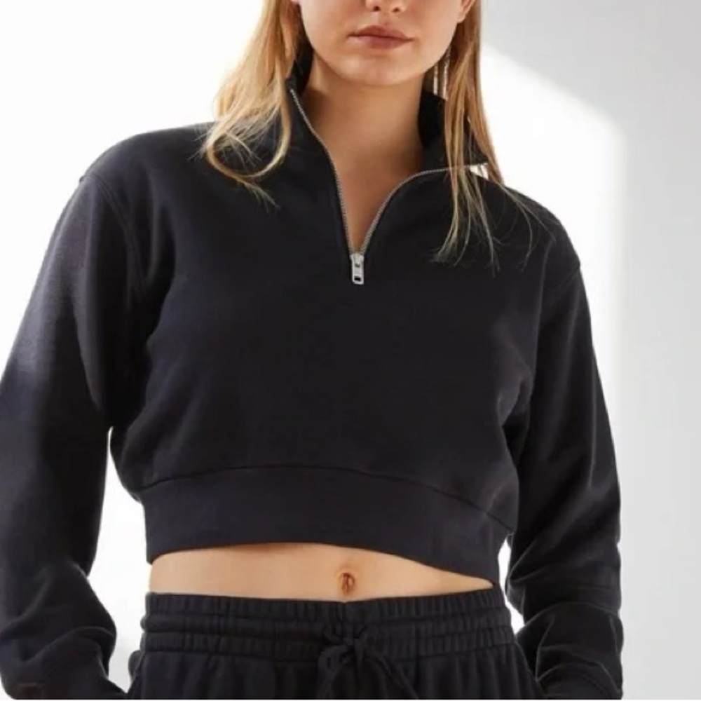 TNA Aritzia 1/4 zip sweatshirt in black size xs